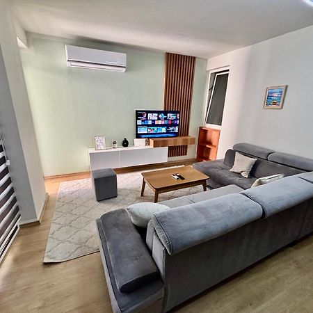 Edi'S Apartament Tiranë Ngoại thất bức ảnh