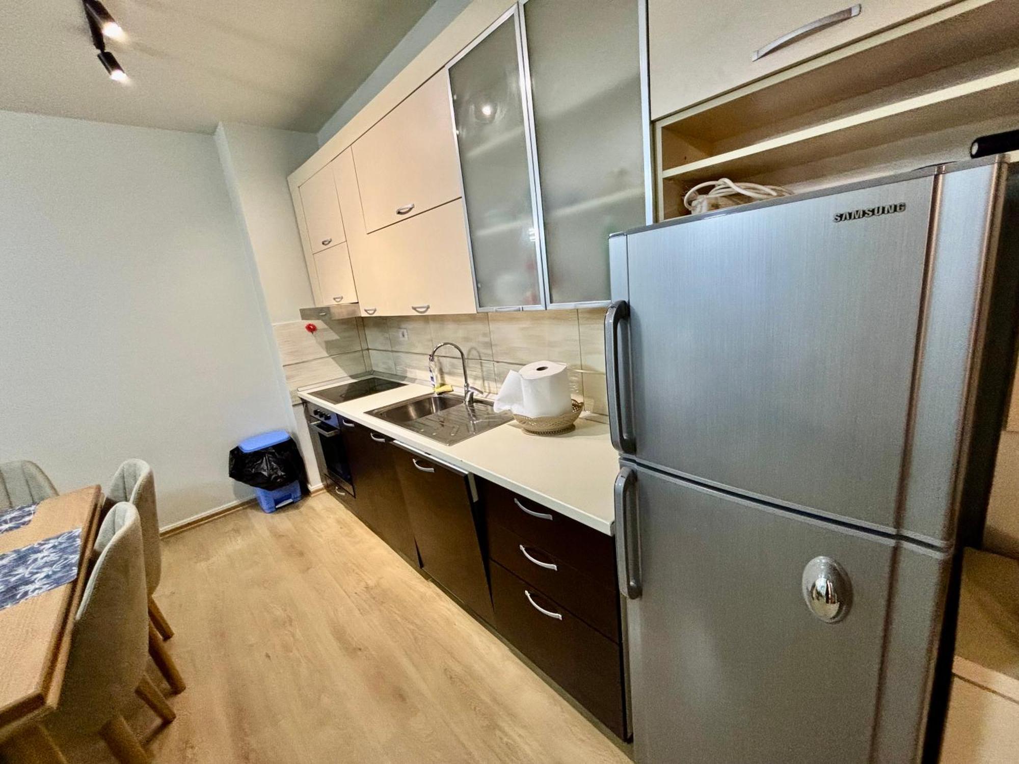Edi'S Apartament Tiranë Ngoại thất bức ảnh