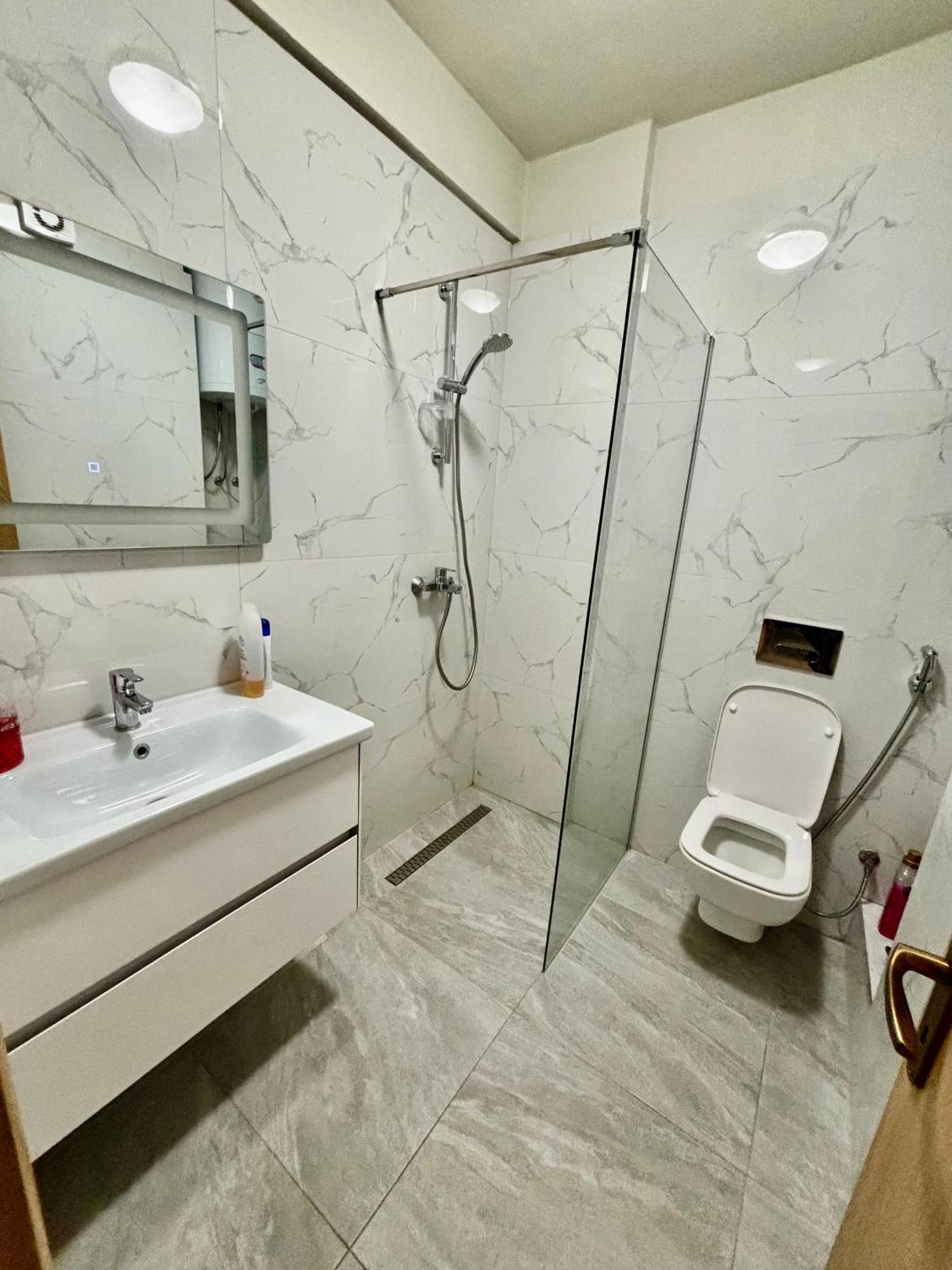 Edi'S Apartament Tiranë Ngoại thất bức ảnh
