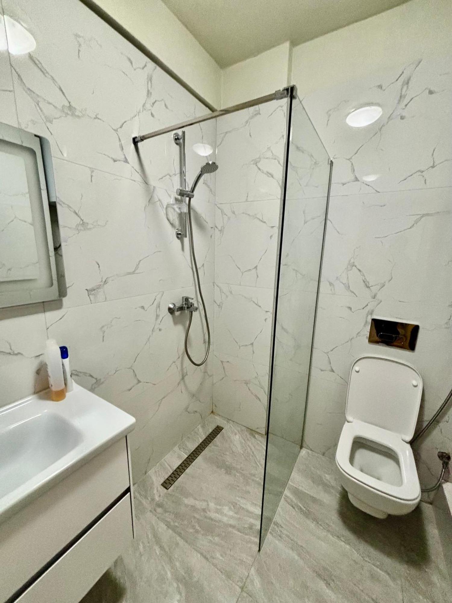 Edi'S Apartament Tiranë Ngoại thất bức ảnh