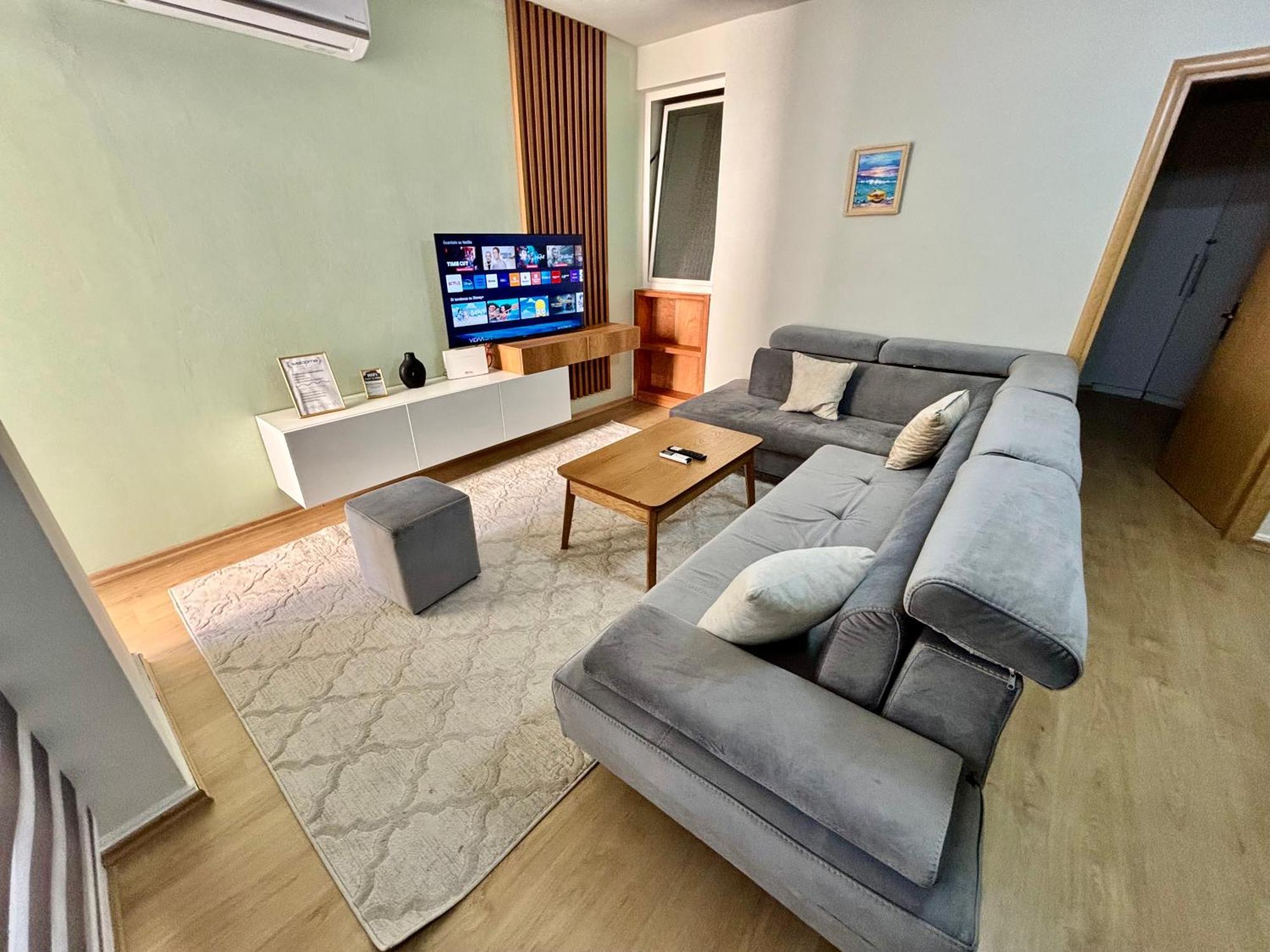 Edi'S Apartament Tiranë Ngoại thất bức ảnh