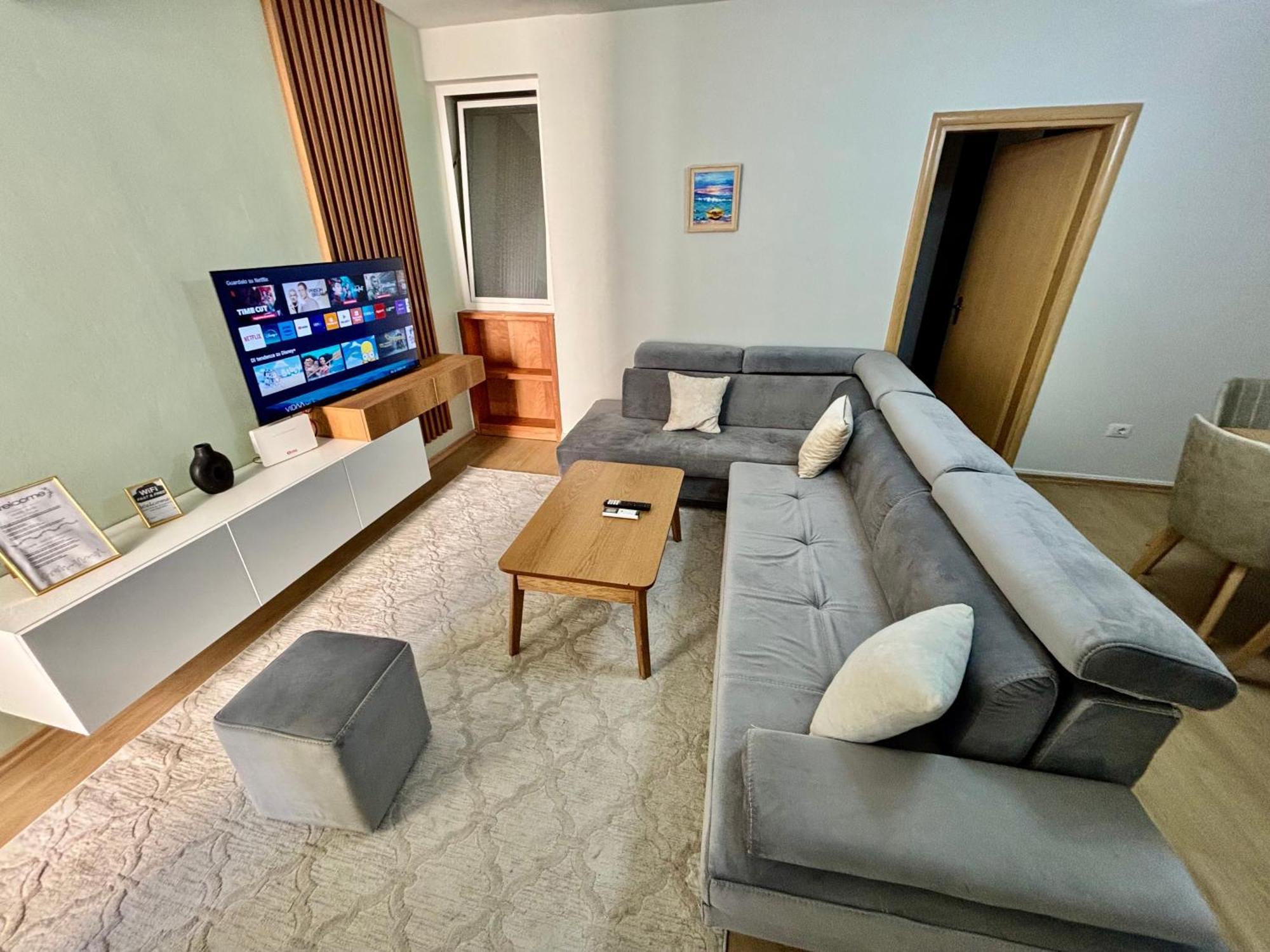 Edi'S Apartament Tiranë Ngoại thất bức ảnh