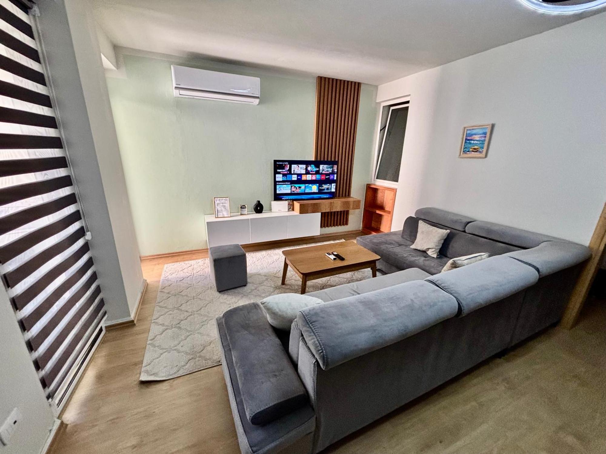 Edi'S Apartament Tiranë Ngoại thất bức ảnh